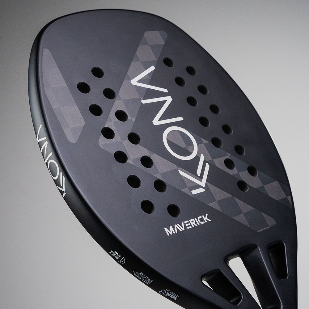 MAVERICK BLACK - 18K CARBON - 2026 Collection